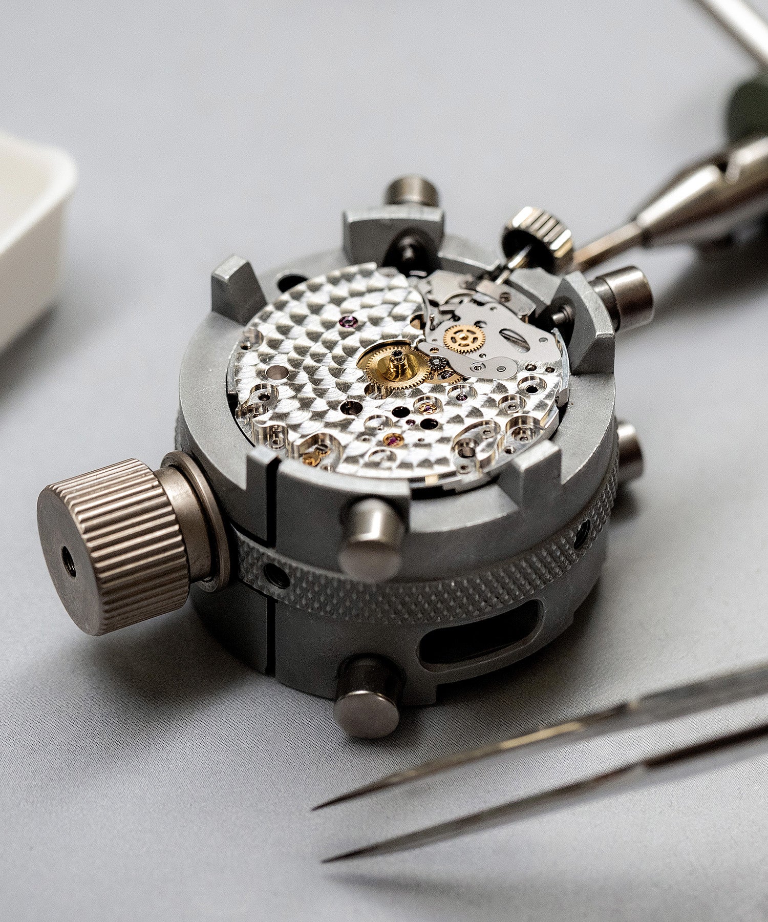 Servicing watches