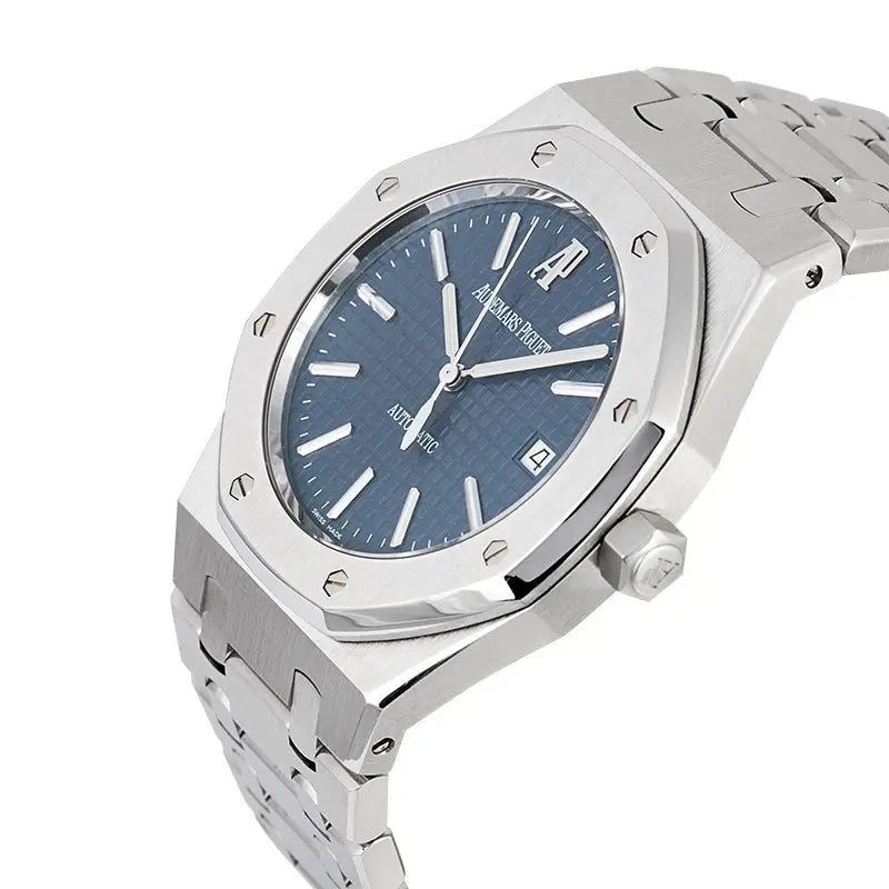 Side view of AP Royal Oak 39mm Blue Dial 15300ST.OO.1220ST.02