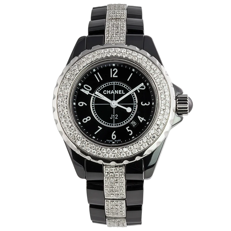 Full view of Chanel J12 33mm H0682
