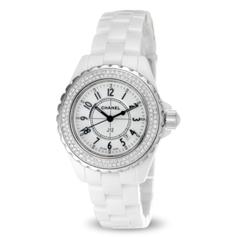 Full view of Chanel J12 33mm H0968
