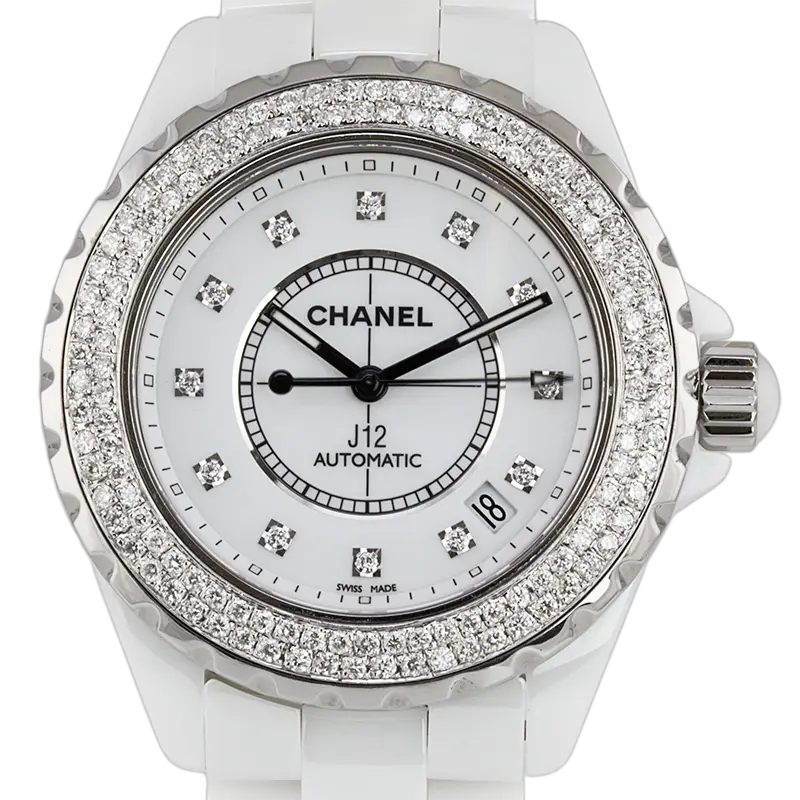 Close-Up view of Chanel J12 38mm H1629
