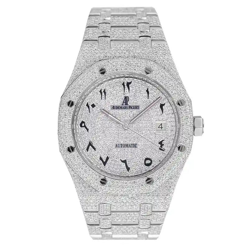 Full view of AP Royal Oak 41 customised fitting VS1 diamonds on the case
