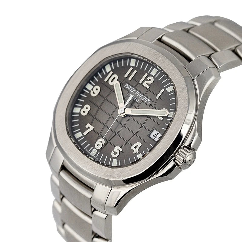 Side view of Patek Philippe Aquanaut Date Steel 51671A