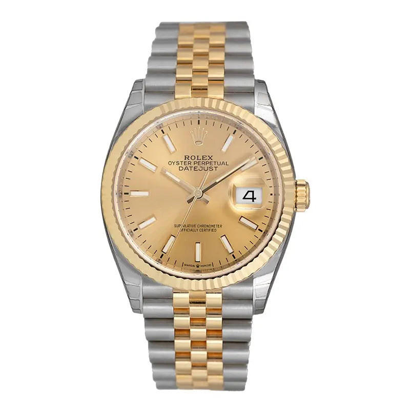 Full view of Datejust 126233 sapphire glass with champagne dial