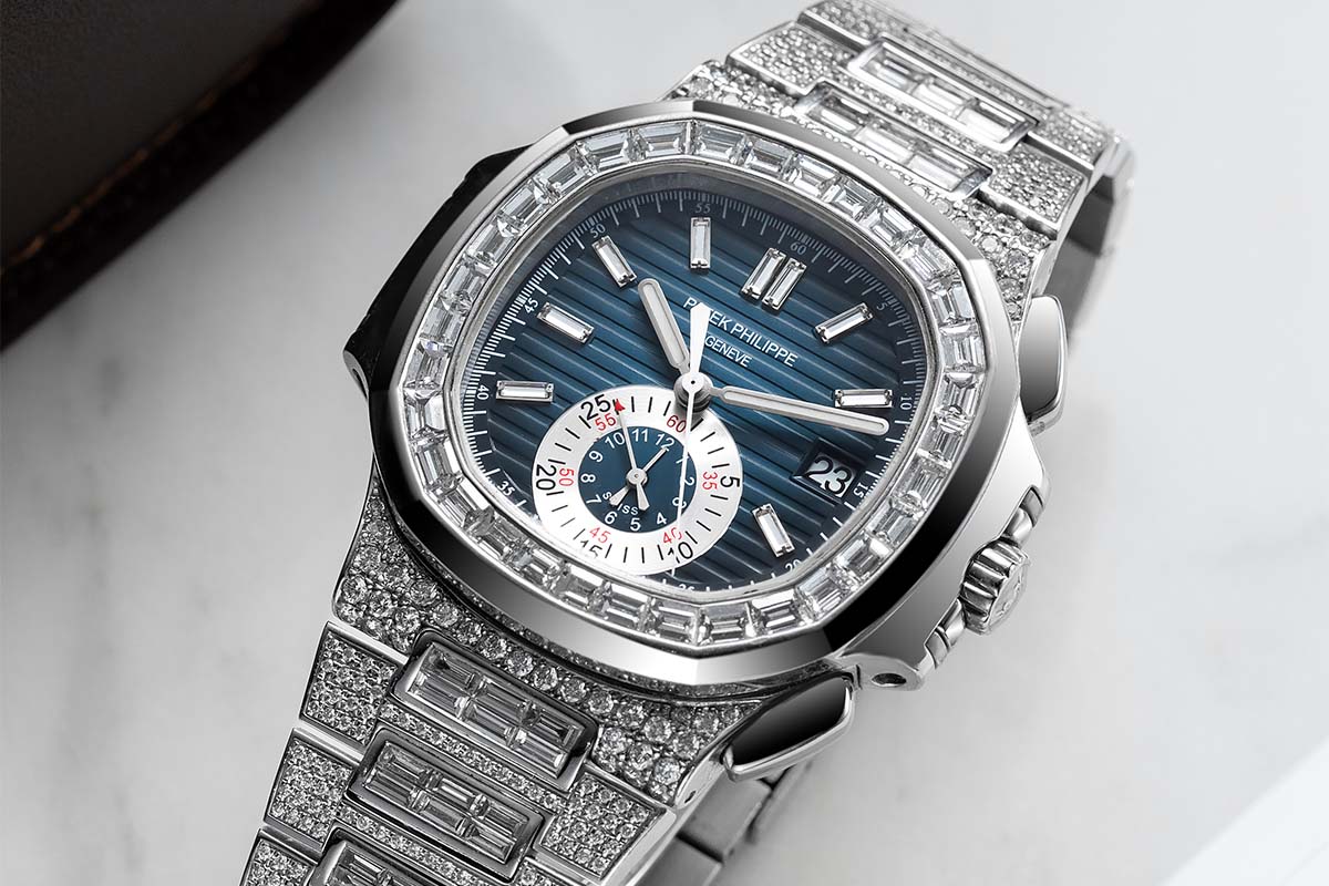 Patek Philippe steel watches　高級時計 Why the Patek Philippe Nautilus is the Hardest Luxury Watch to Get