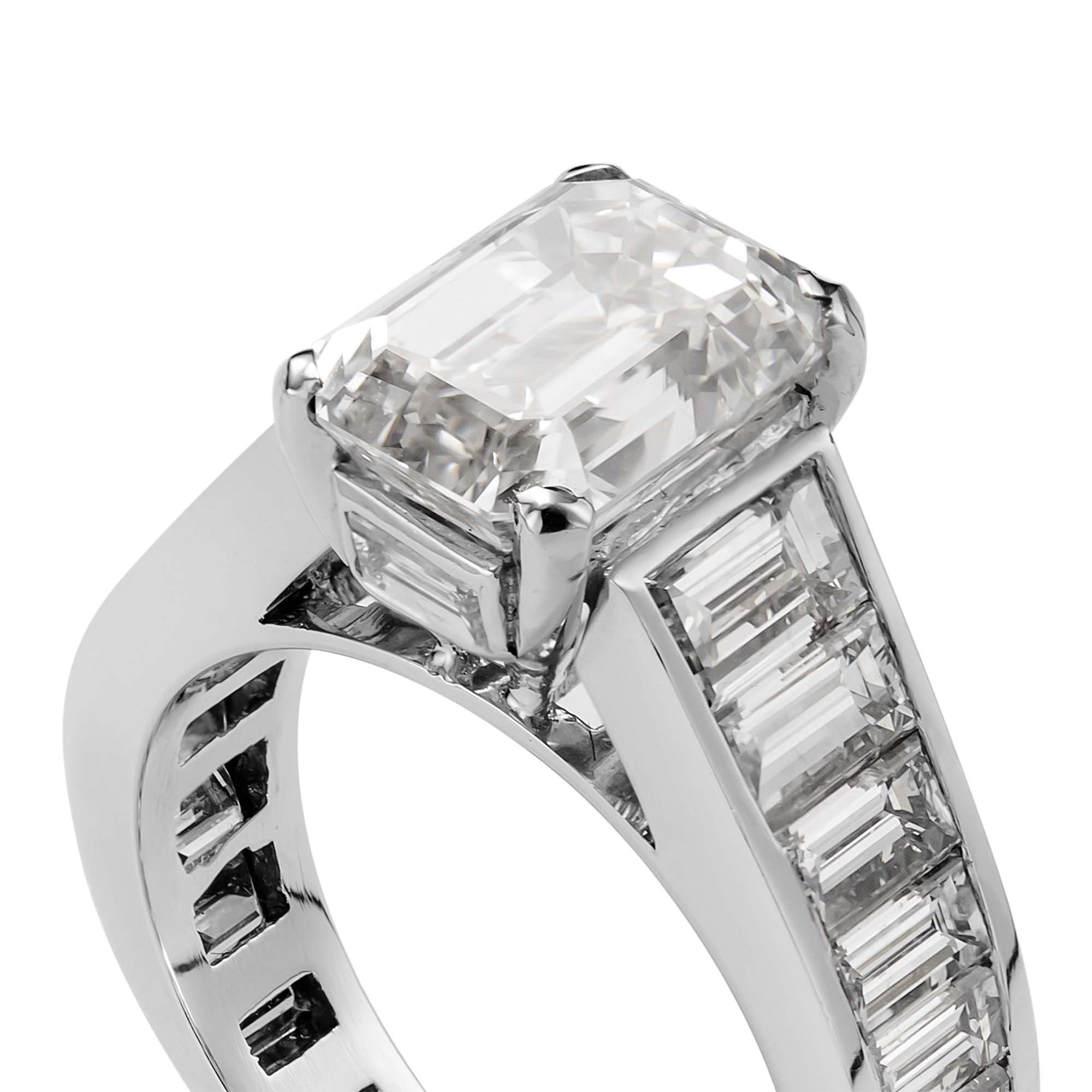 Diamond Set 18ct White Gold Ring