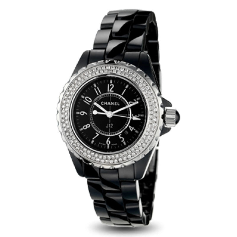 Full view of Chanel J12 33mm H0682