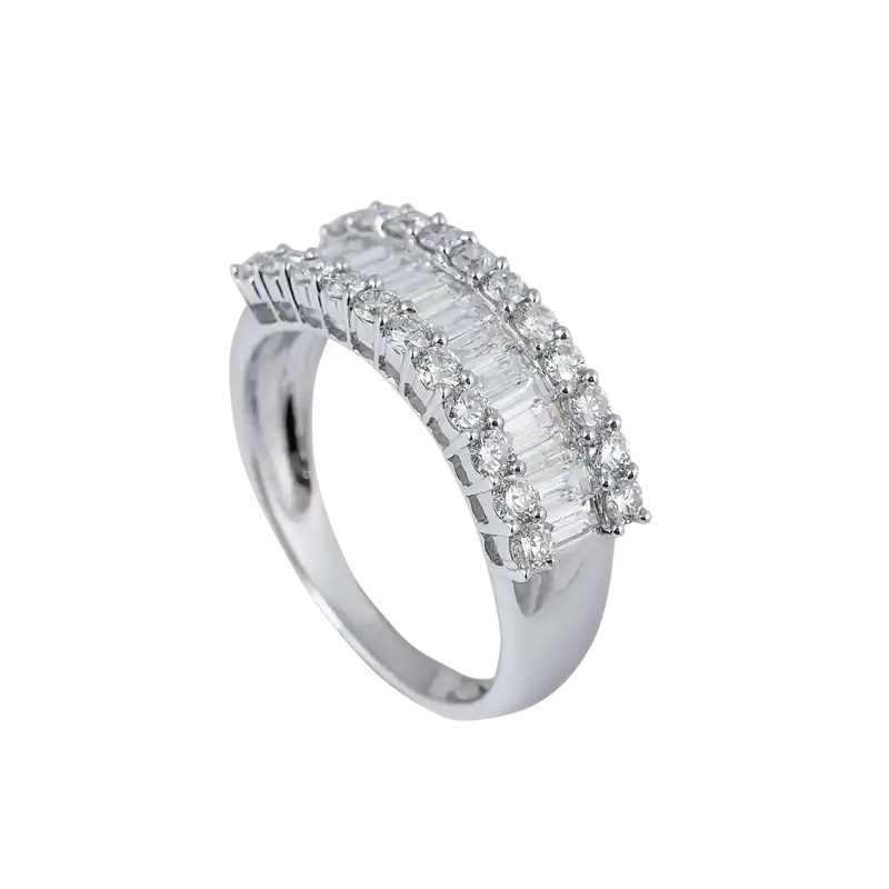 Close up - Custom 18ct White Gold Ring set with Diamonds