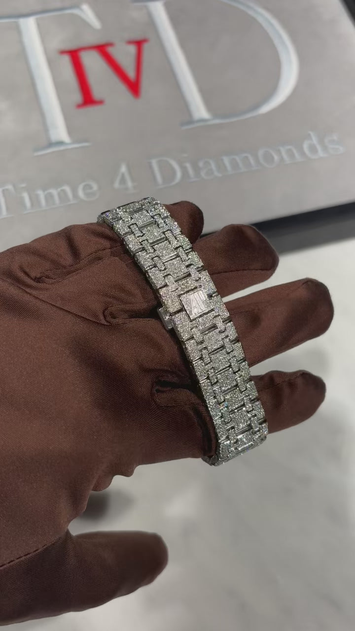 Video of the Audemars Piguet Royal Oak Custom diamond set with diamond paved dial